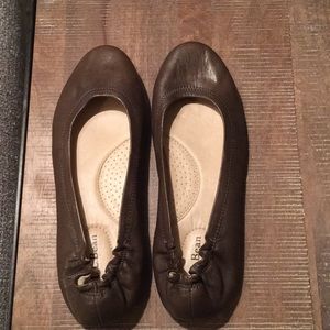 LLBean olive color leather flats